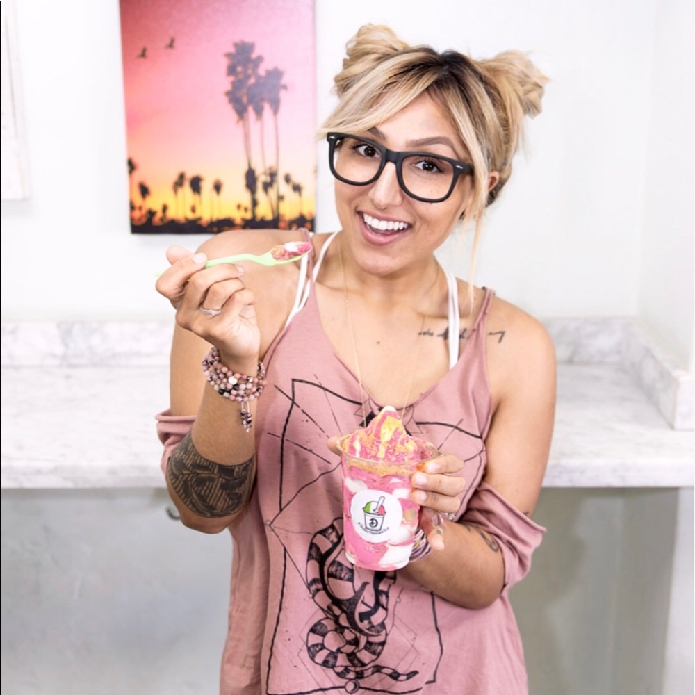 Meet your Posher, Chanel